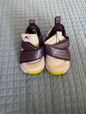 Kids Slip-On Athletic Shoes in Purple and Cream